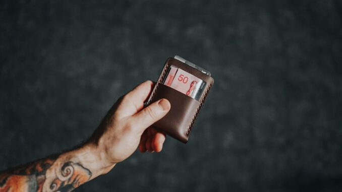 Photo Debt vs Savings